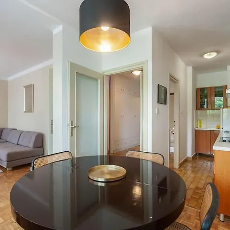 Apartamento M&m's Place. Beach. Old Town. Free Parking. 86m2. *