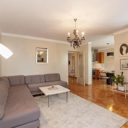Apartamento M&m's Place. Beach. Old Town. Free Parking. 86m2.