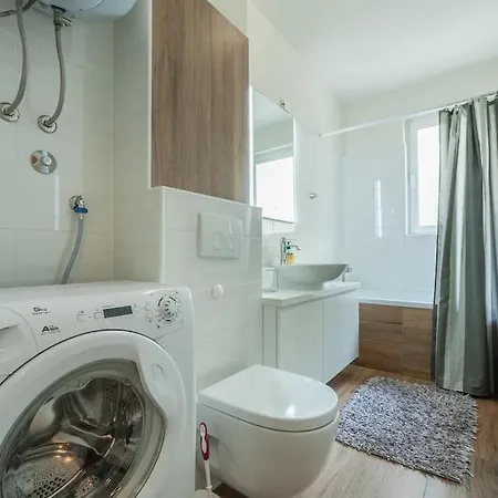 M&m's Place. Beach. Old Town. Free Parking. 86m2. Apartamento Zadar